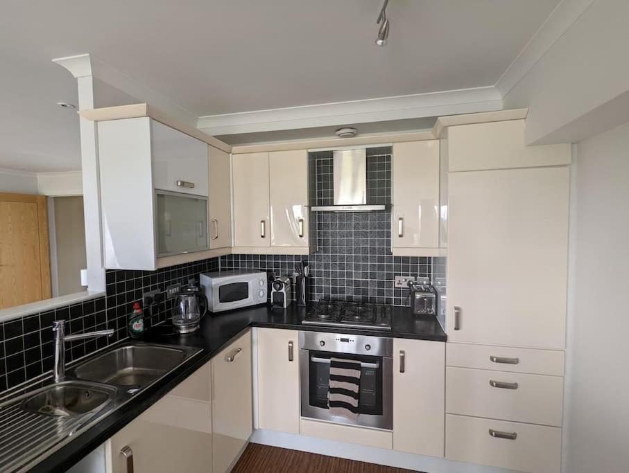 Beautiful 2 Bedroom Flat Overlooking Golf Course Carnoustie Exterior foto