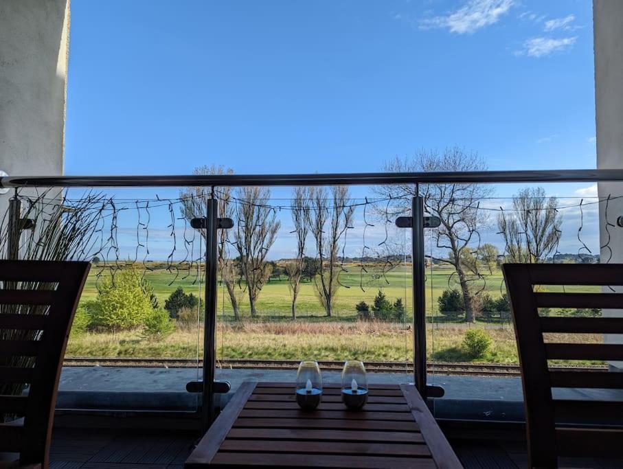 Beautiful 2 Bedroom Flat Overlooking Golf Course Carnoustie Exterior foto